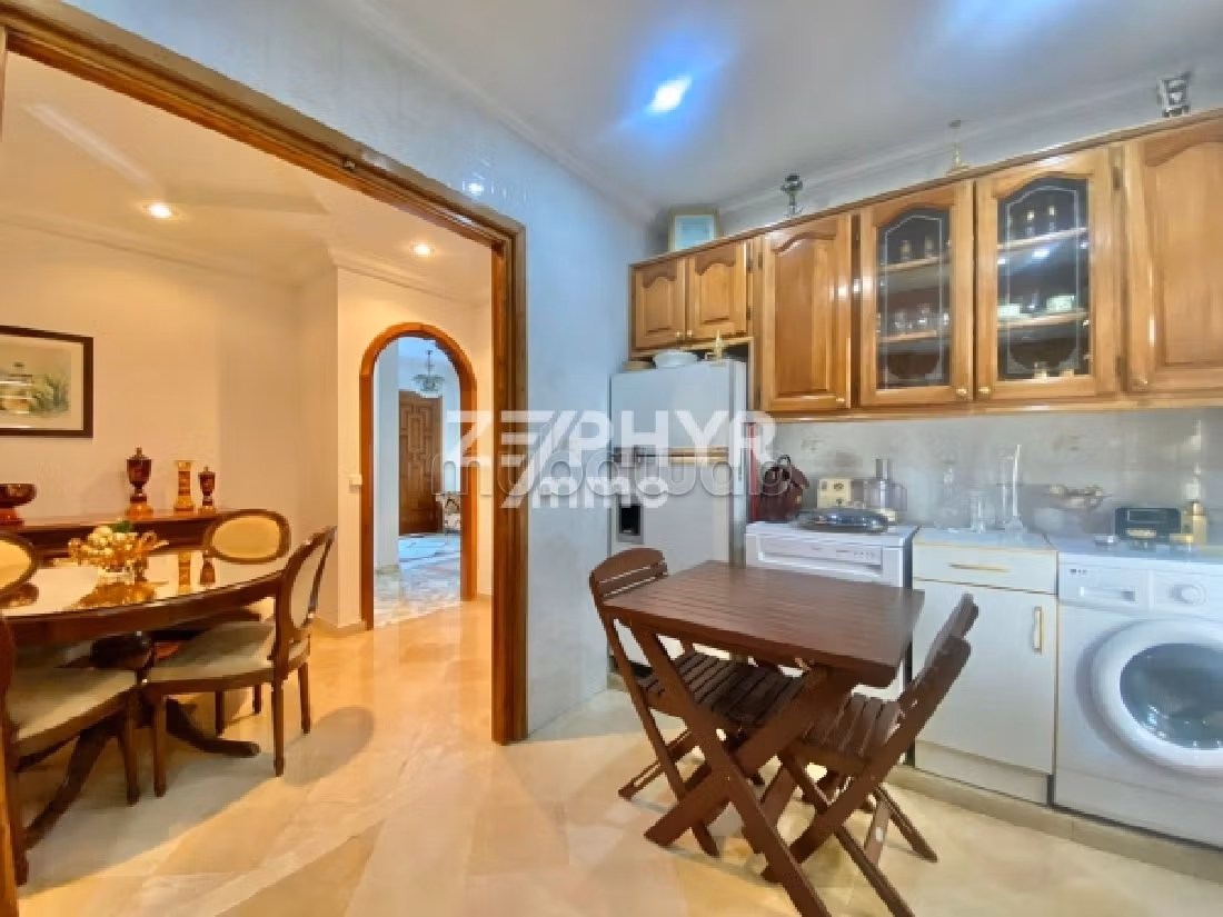 A vendre une Villa avec piscine à la Marsa