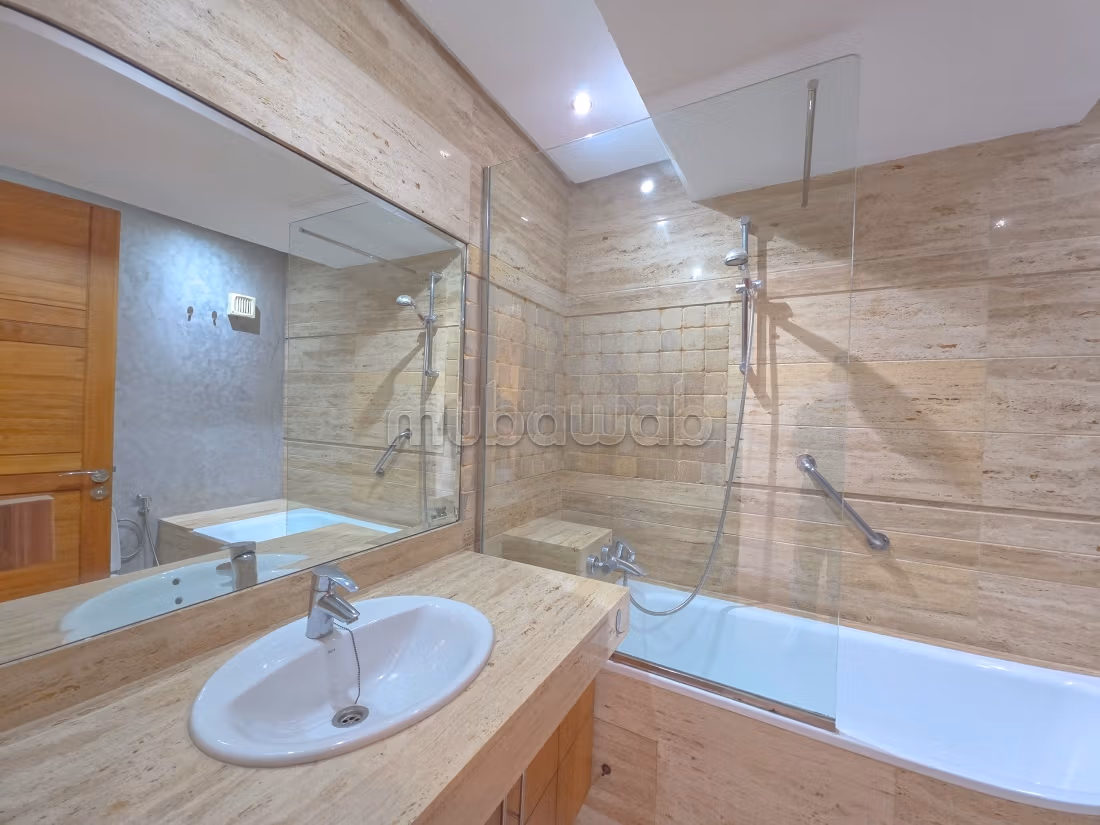 Triangle d'or, superbe appartement bien entretenu