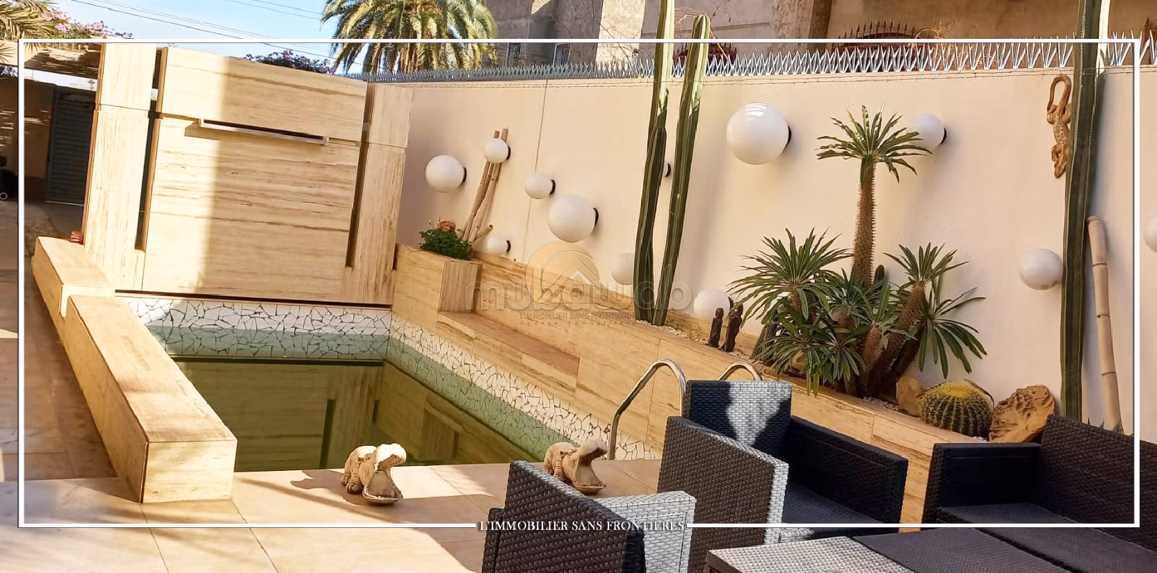 Villa vide à vendre 375m², piscine et jardin privés, Daoudiat