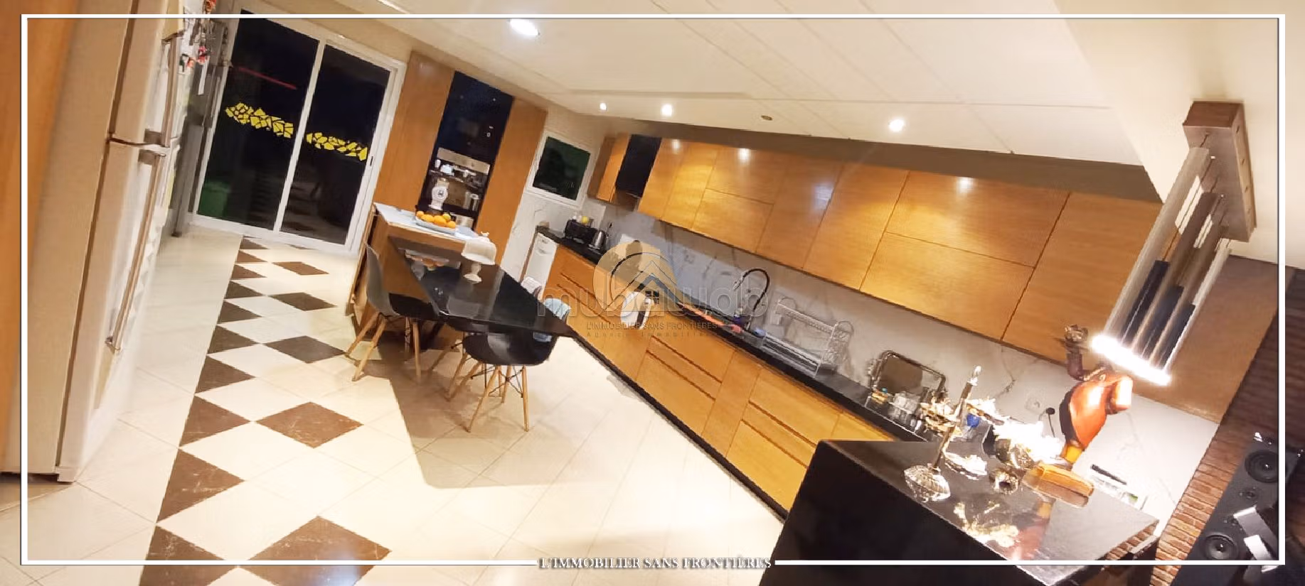 Villa vide à vendre 375m², piscine et jardin privés, Daoudiat