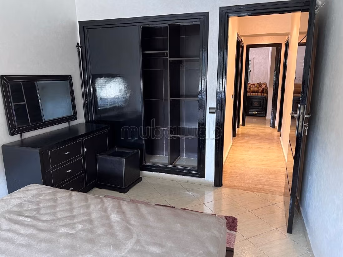 Vendita di uno splendido appartamento a Roches Noires. 2 camere da letto. ammobiliato. 