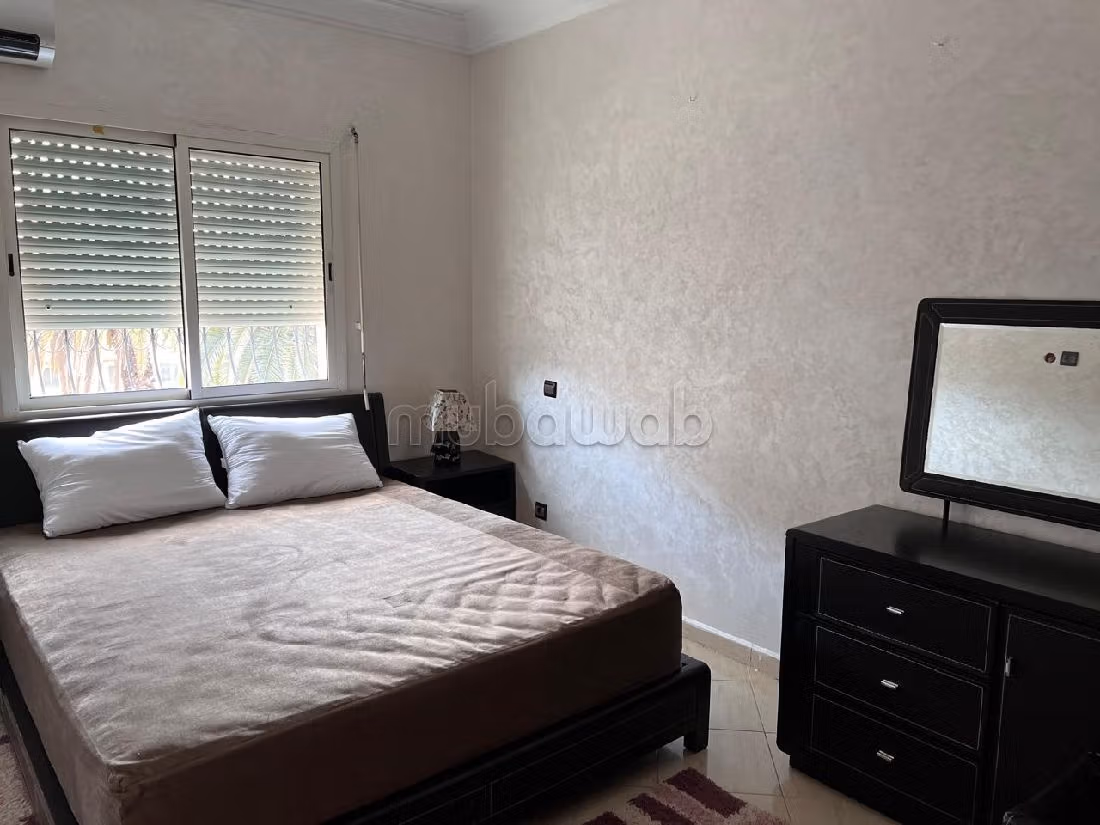 Vendita di uno splendido appartamento a Roches Noires. 2 camere da letto. ammobiliato. 