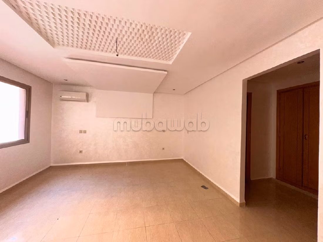 Appartamento da acquistare a Guéliz. 3 locali spaziosi. Impianto di aria condizionata e servizio di conciergerie. 