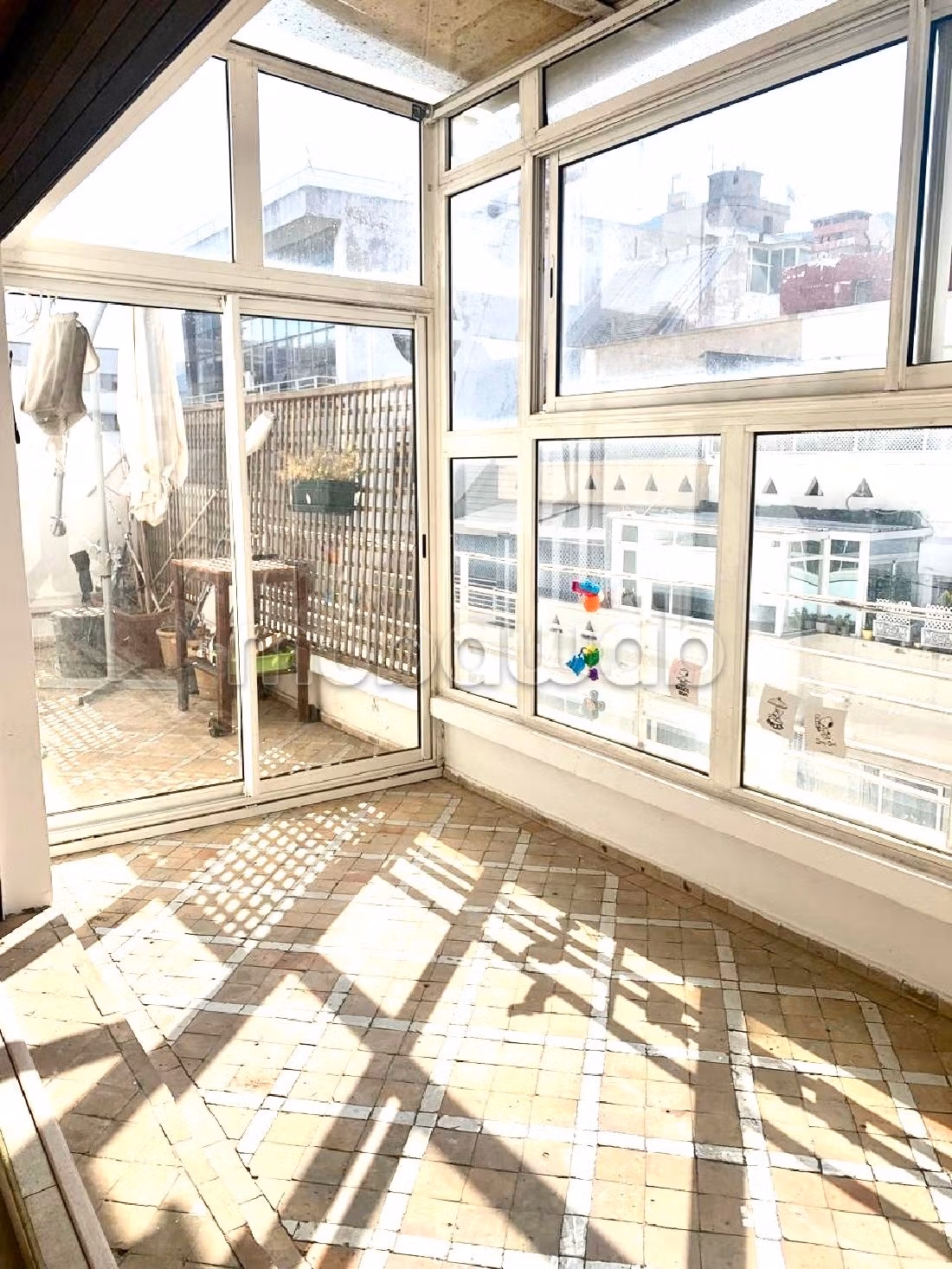 Sale of a lovely apartment in Racine. 4 rooms. Basement. 