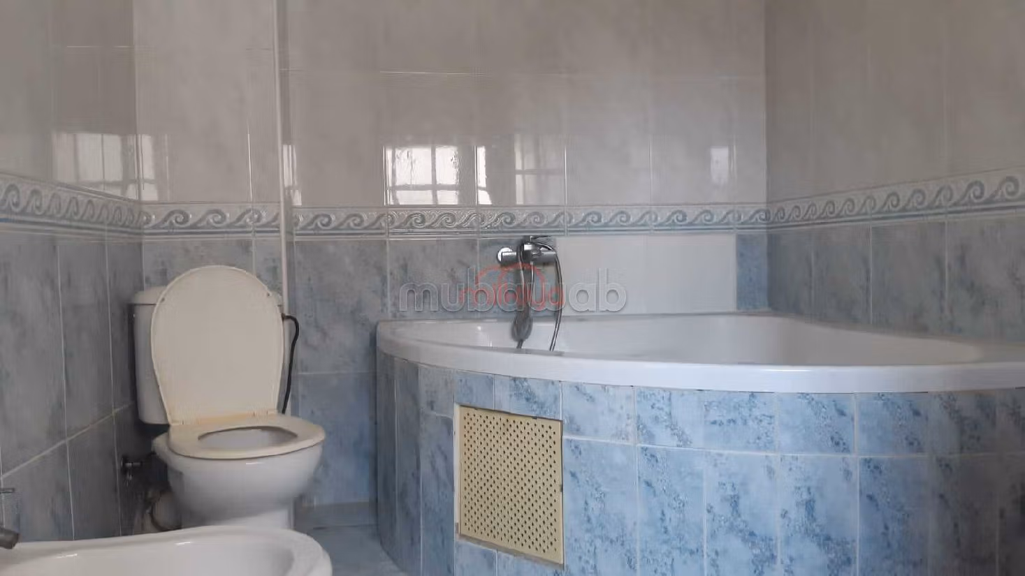 Casa en venta en Hay Mohammadi. Superficie de 330 m². Terraza