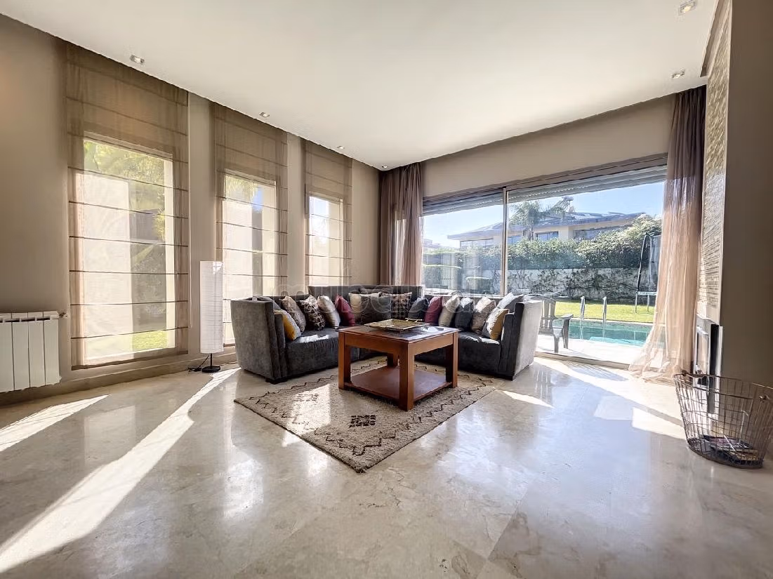 Luxury house for rent in Ville Verte. 4 rooms. Cellar. 