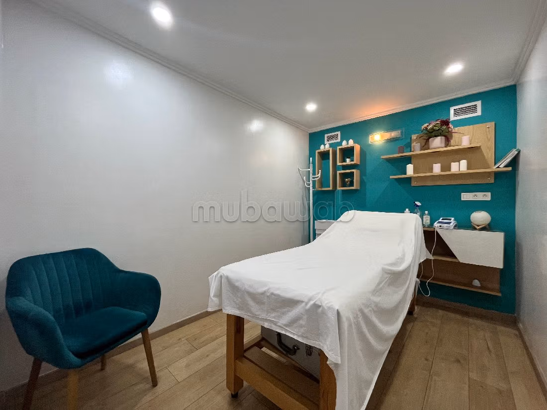 مكاتب ومحلات للبيع بحي كاليفورنيا. المساحة الكلية 100 م². التدفئة. 