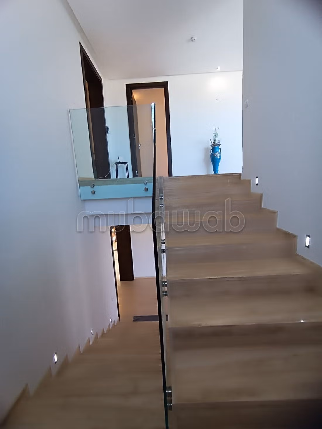 Luxury home for sale in Quartier Des Ambassades. 6 lovely rooms. Air conditioning and swimming pool. 