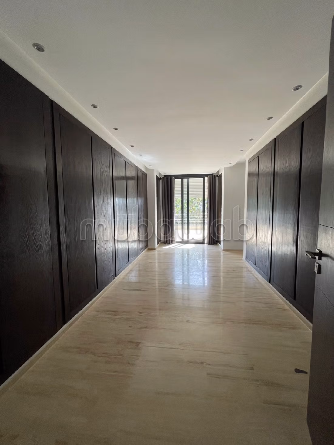 Luxury home for sale in Quartier Des Ambassades. 6 lovely rooms. Air conditioning and swimming pool. 