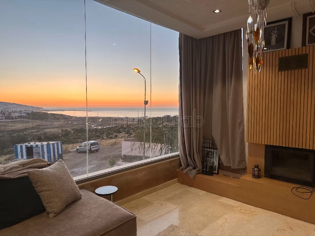 High quality house for sale in Sania. Surface area 322 m². Swimming pool and fireplace. 