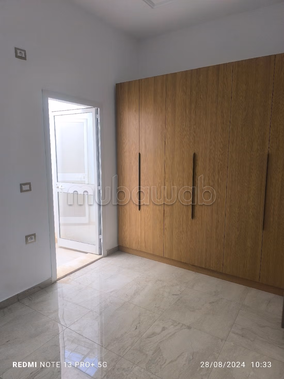 شقة رائعة للايجار ب المرسى. 1 غرفة. زجاج مزدوج وباب قوي