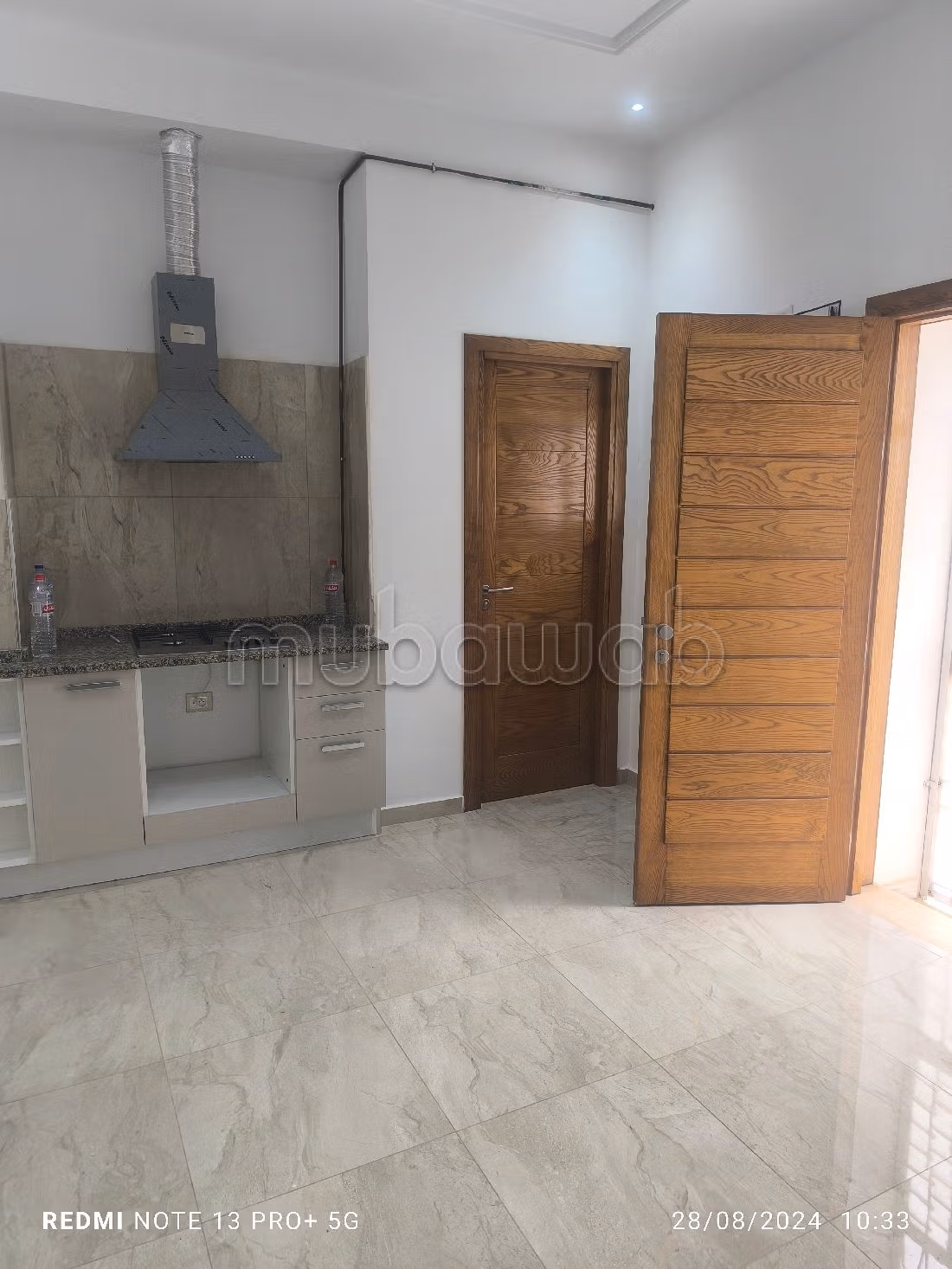 شقة رائعة للايجار ب المرسى. 1 غرفة. زجاج مزدوج وباب قوي