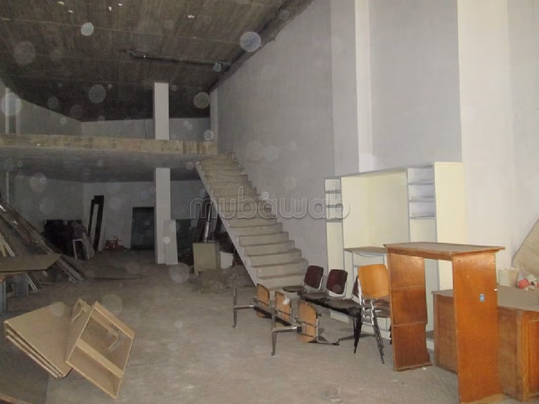 Offices & shops to rent in Palmier. Area 327 m². 