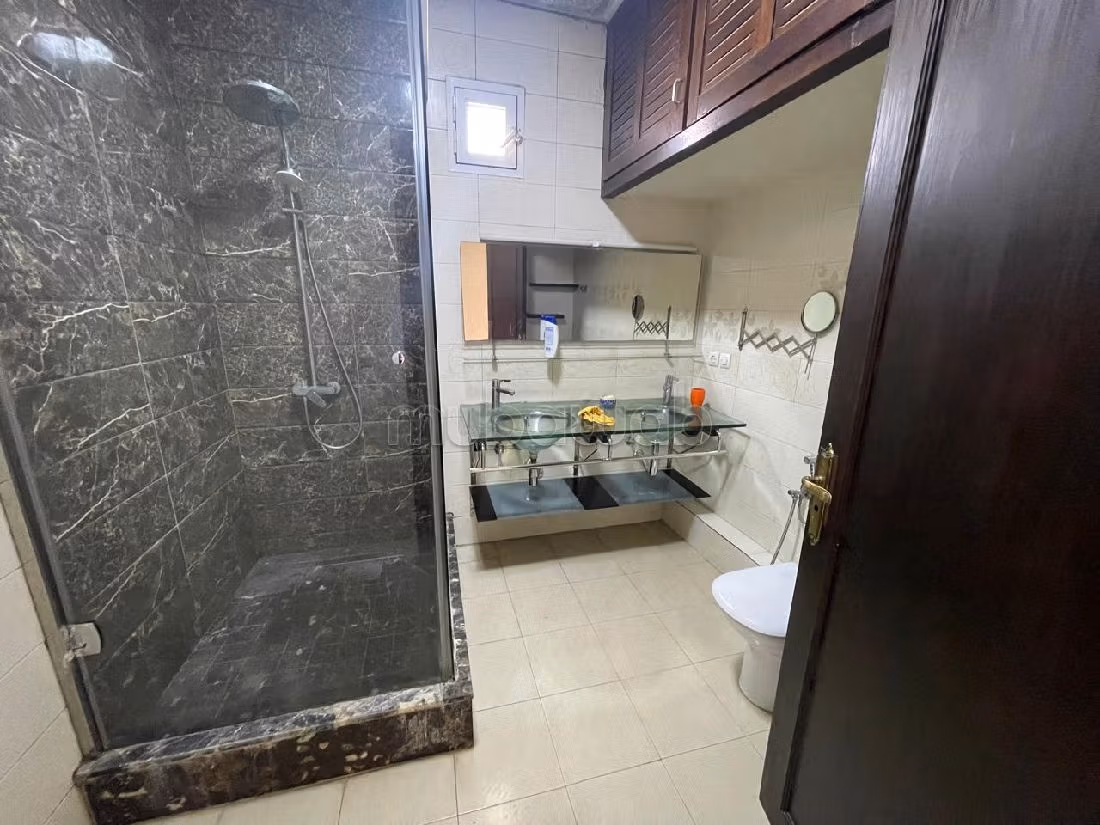 Appartamento da acquistare a Palmier. 6 ampi locali. Casa con servizio concierge. 