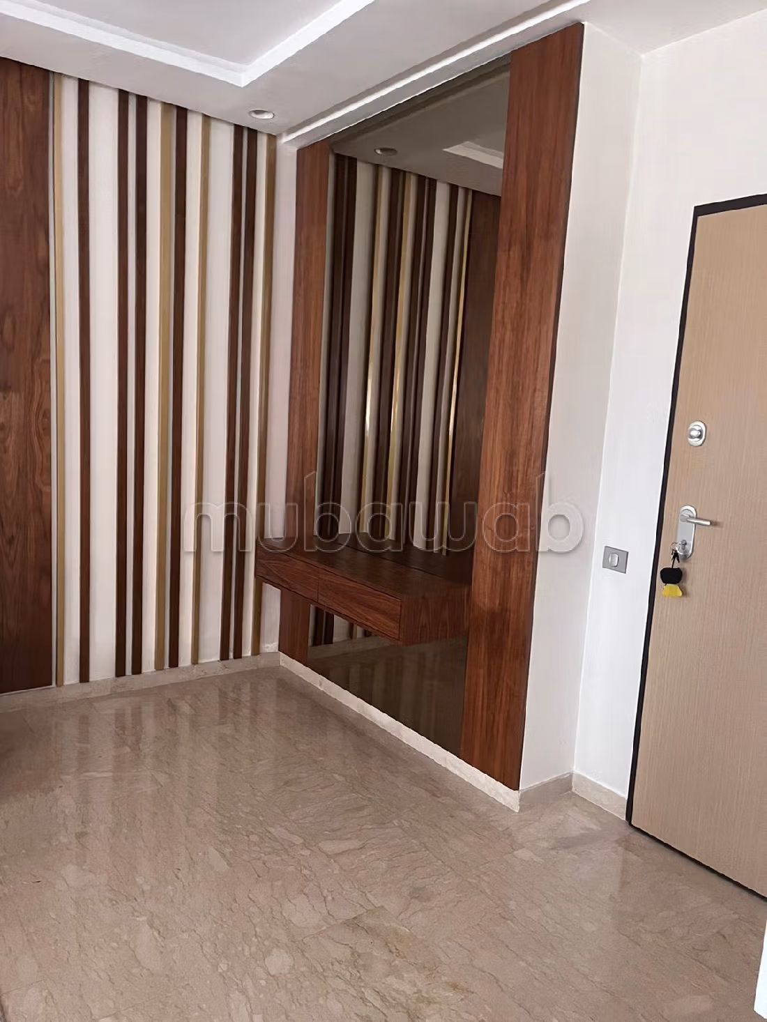 Huurappartementen beschikbaar in Victoria. 3 Ruimtes. Gemeubileerd. 