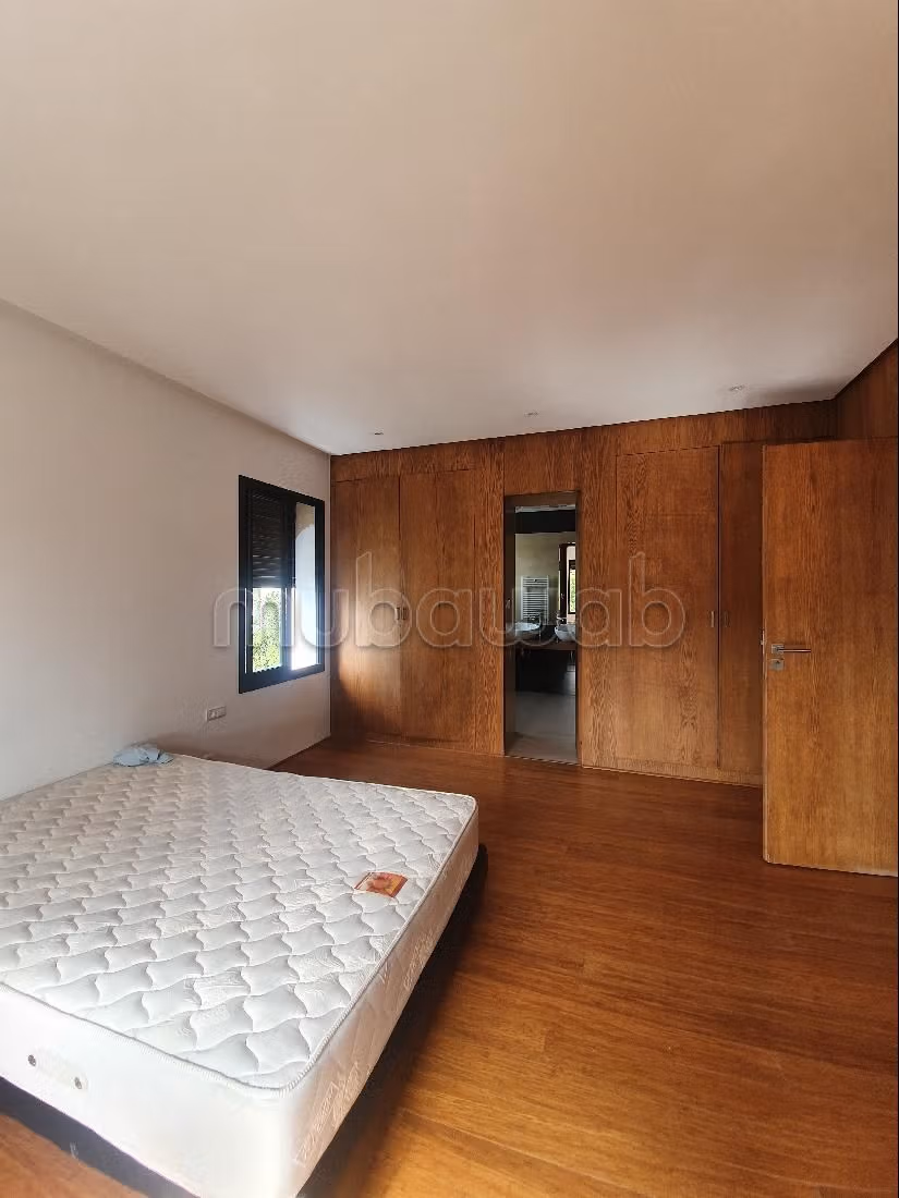 In de verhuur: villa's en luxe woningen in Anfa. 6 Ruimtes. Airconditioning en zwembad. 