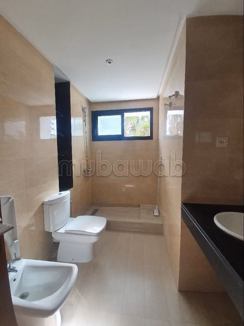 In de verhuur: villa's en luxe woningen in Anfa. 6 Ruimtes. Airconditioning en zwembad. 