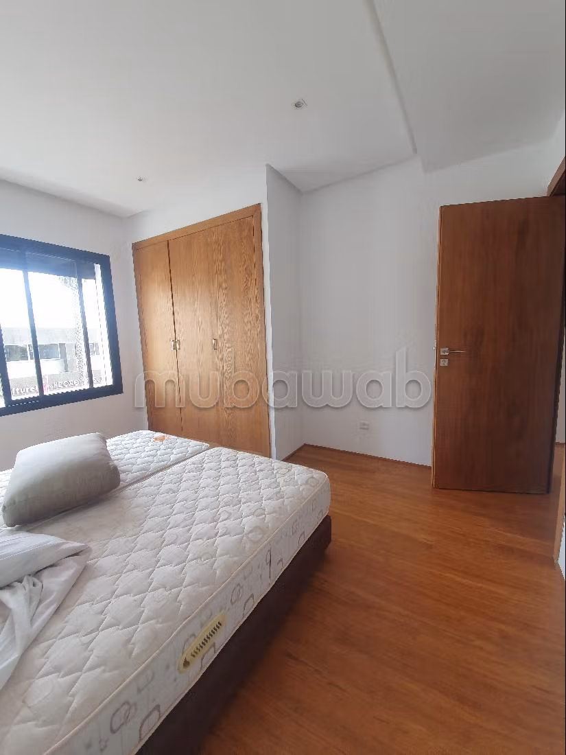 In de verhuur: villa's en luxe woningen in Anfa. 6 Ruimtes. Airconditioning en zwembad. 