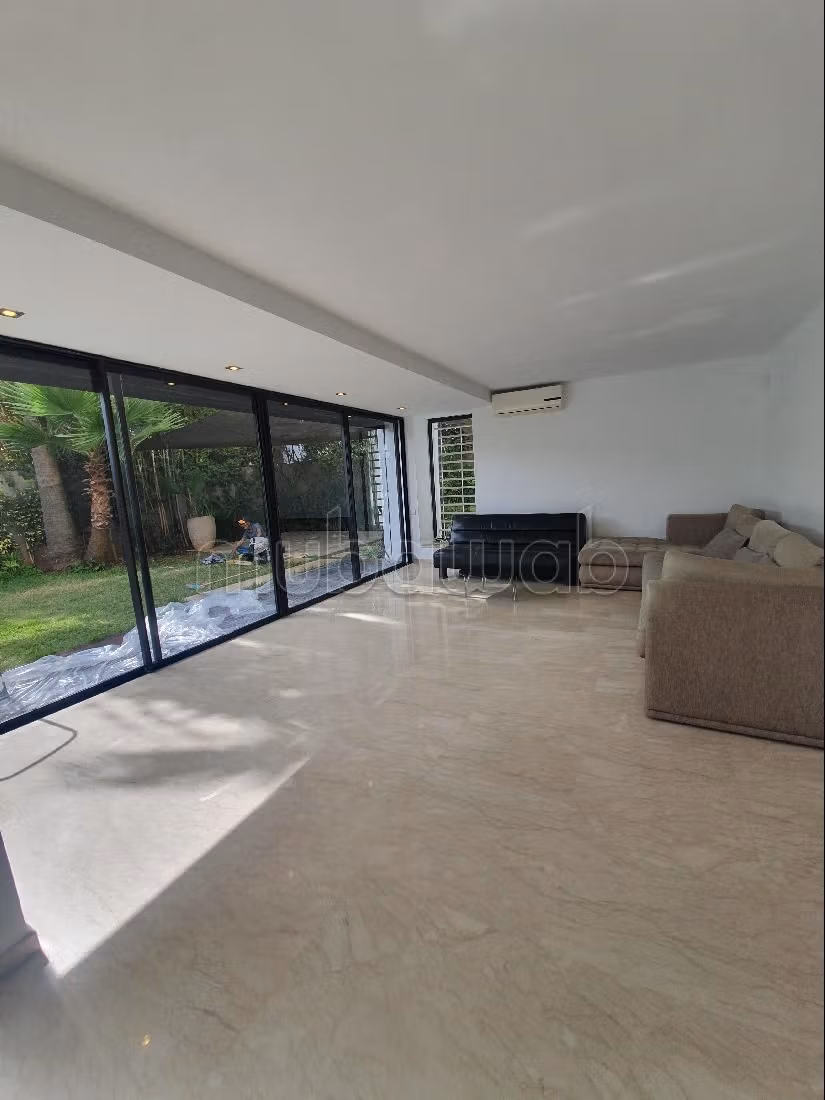 In de verhuur: villa's en luxe woningen in Anfa. 6 Ruimtes. Airconditioning en zwembad. 