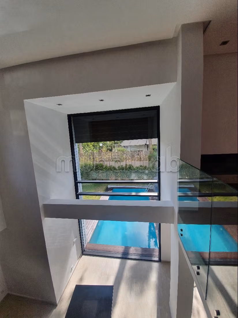 In de verhuur: villa's en luxe woningen in Anfa. 6 Ruimtes. Airconditioning en zwembad. 