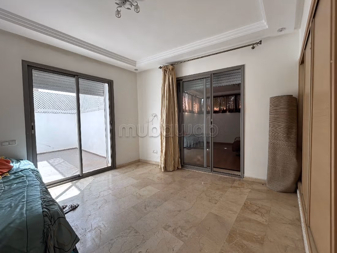 شقة للبيع بالوازيس. 5 قطع مريحة. مصعد