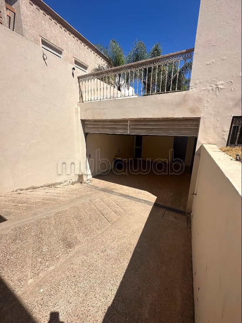 Te koop: villa's en luxe woningen in Sidi Maarouf. Totale oppervlakte 450 m². Garage en terras