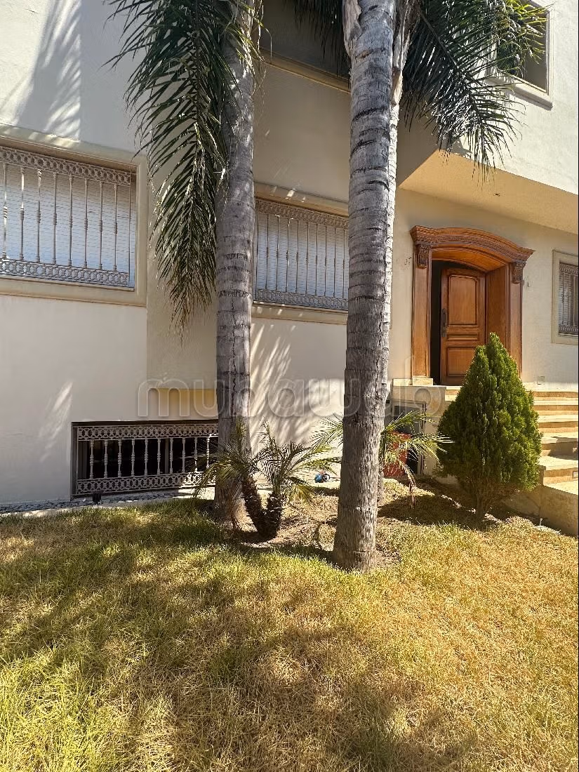 Te koop: villa's en luxe woningen in Sidi Maarouf. Totale oppervlakte 450 m². Garage en terras