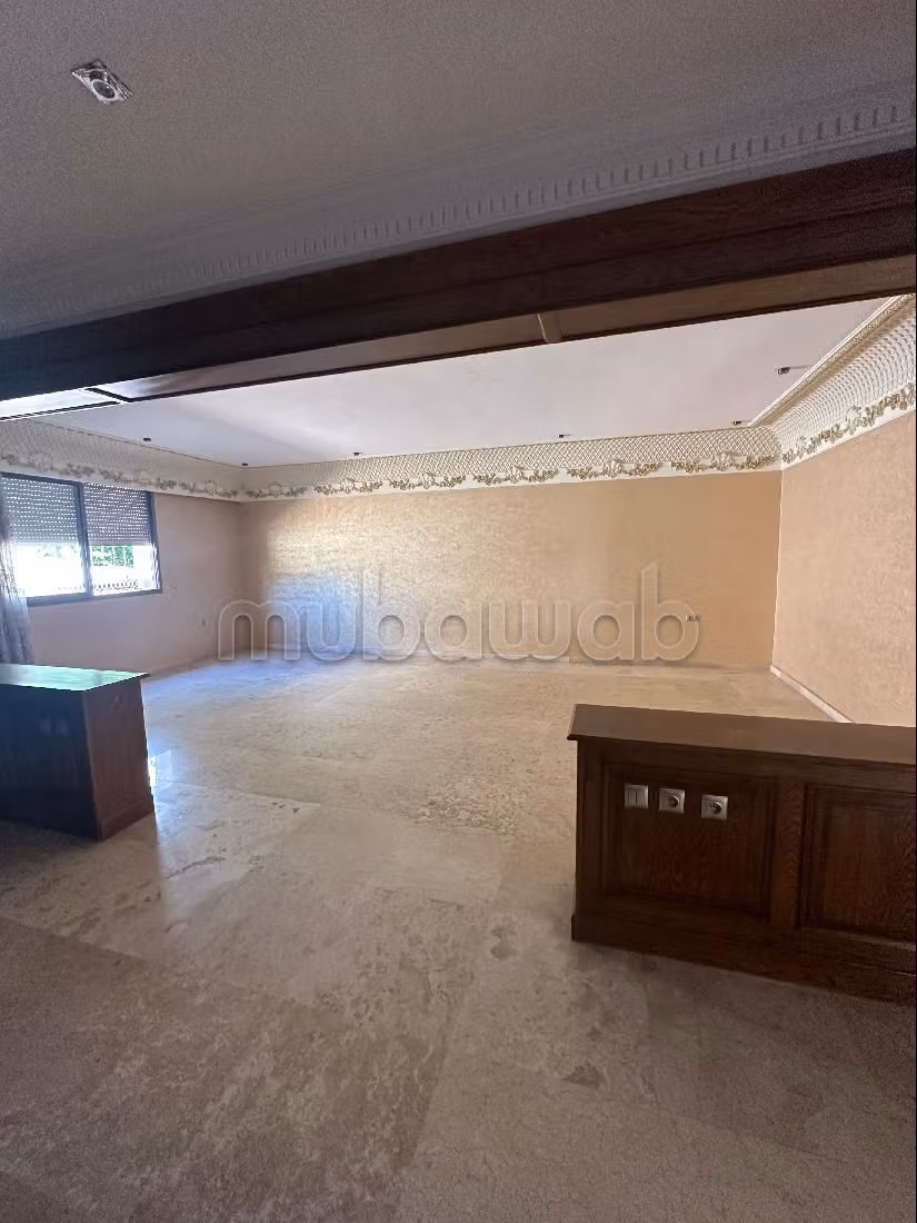 Te koop: villa's en luxe woningen in Sidi Maarouf. Totale oppervlakte 450 m². Garage en terras