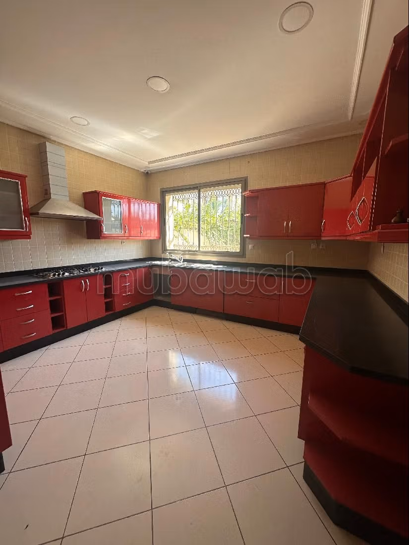 Te koop: villa's en luxe woningen in Sidi Maarouf. Totale oppervlakte 450 m². Garage en terras