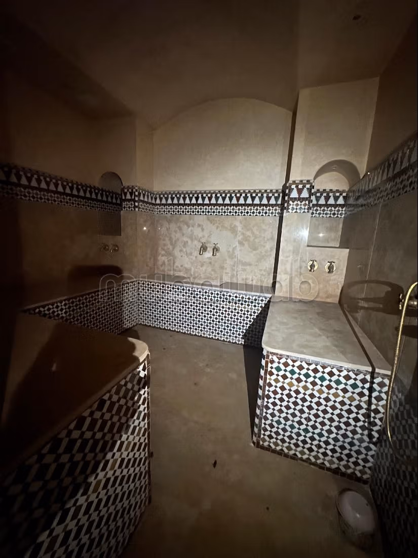 Te koop: villa's en luxe woningen in Sidi Maarouf. Totale oppervlakte 450 m². Garage en terras