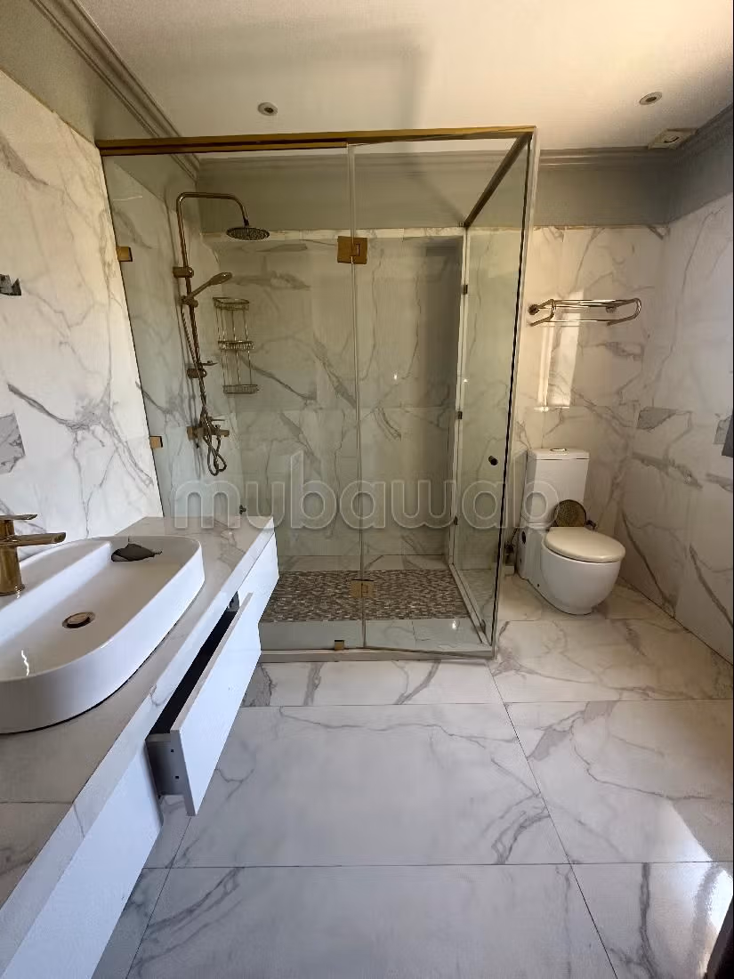 Te koop: villa's en luxe woningen in Sidi Maarouf. Totale oppervlakte 450 m². Garage en terras