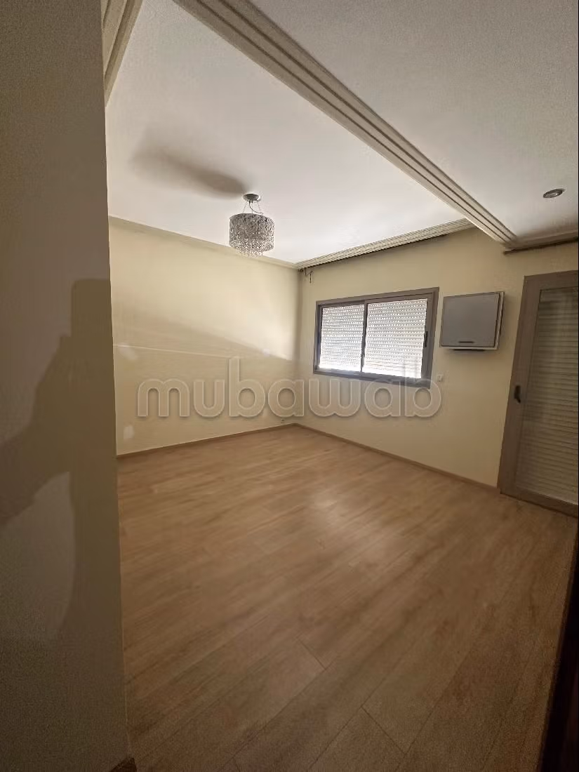 Te koop: villa's en luxe woningen in Sidi Maarouf. Totale oppervlakte 450 m². Garage en terras