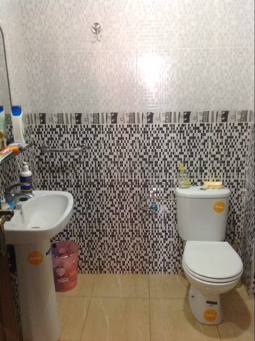 Splendido appartamento in vendita a Ahl Loghlam (Hay Assalam). Superficie di 88 m². Ascensore e terrazzo. 