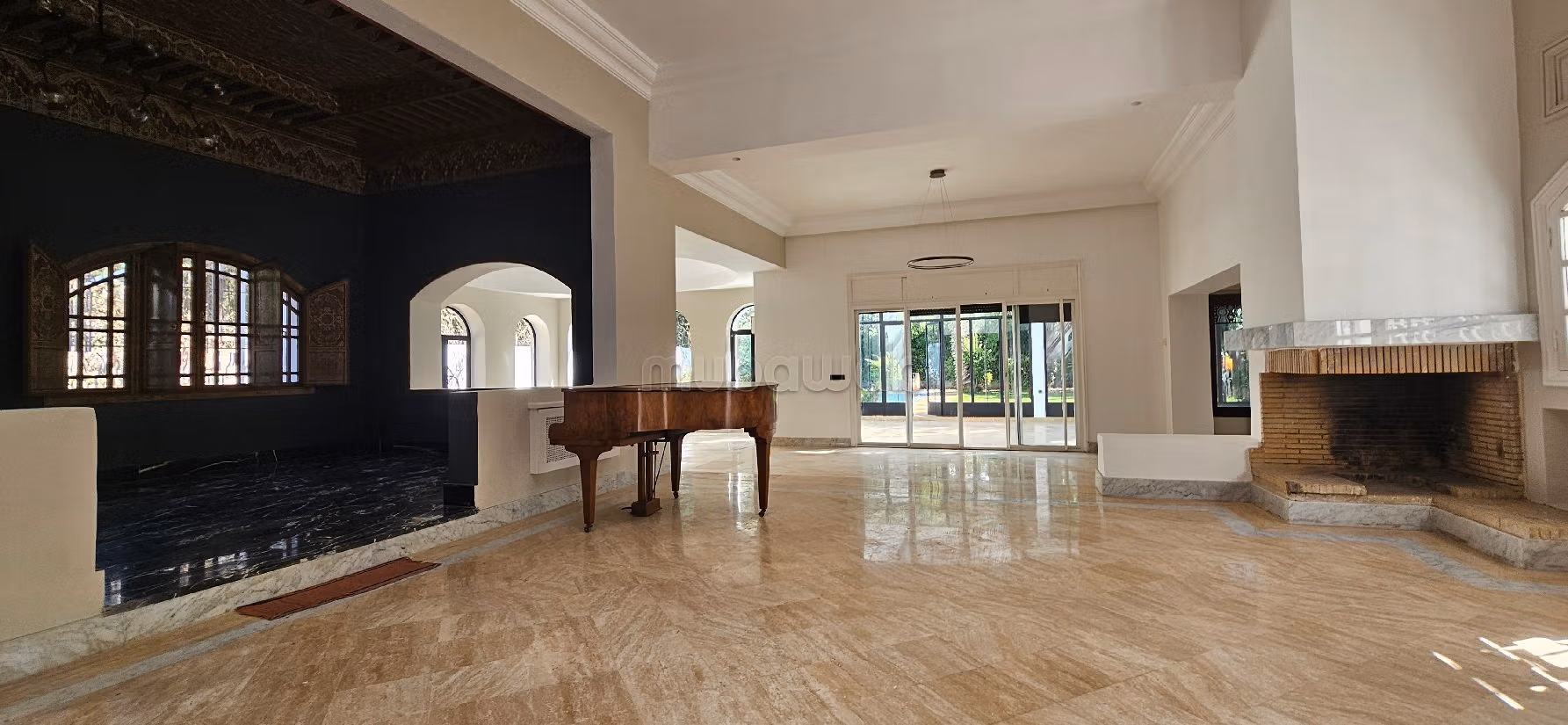 Alquiler de villa de alta gama en Californie. 11 habitaciones confortables. Salón marroquí amueblado, sistema de parábola general