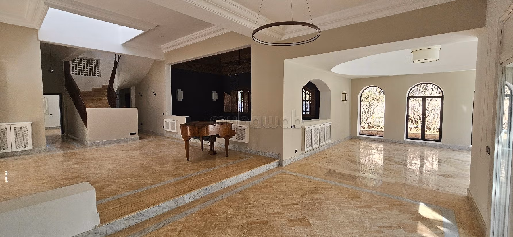 Alquiler de villa de alta gama en Californie. 11 habitaciones confortables. Salón marroquí amueblado, sistema de parábola general