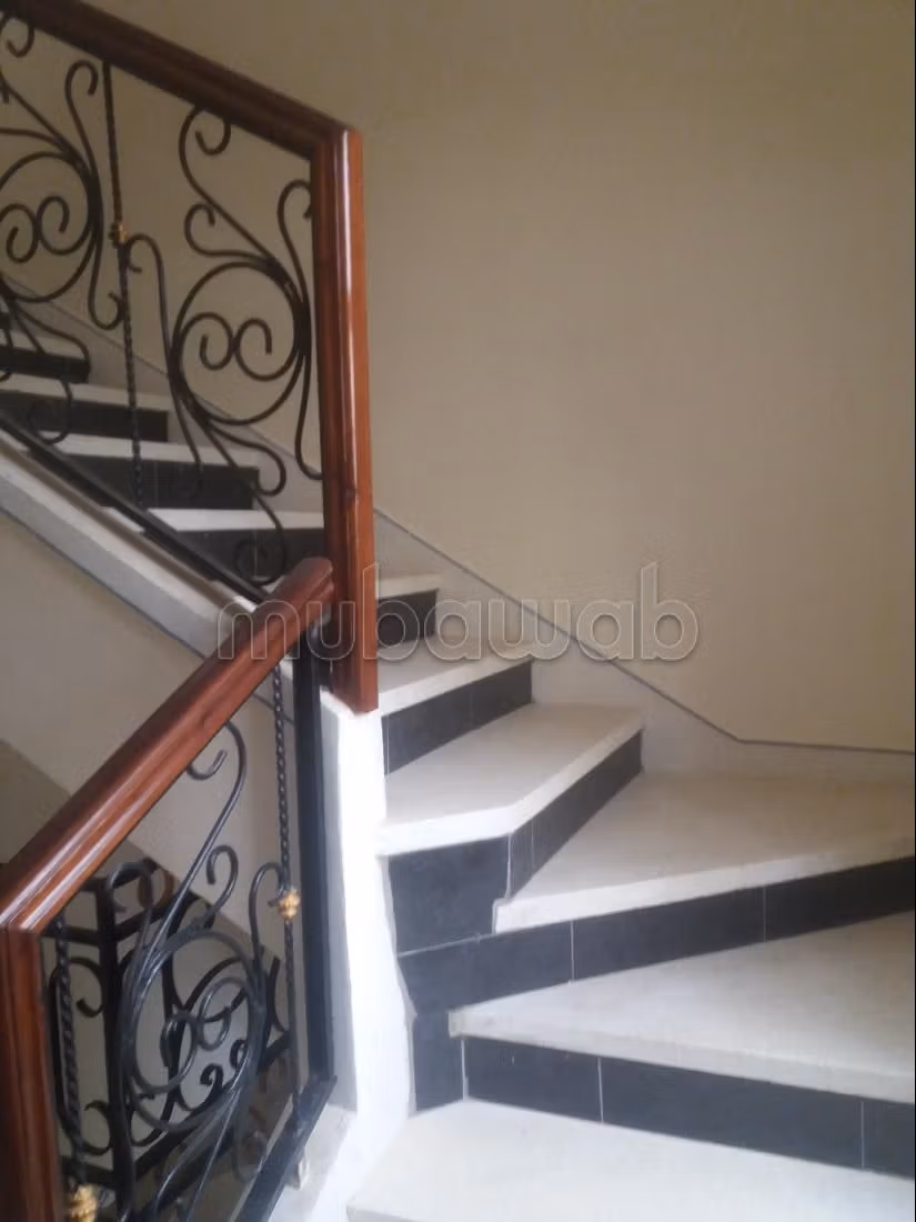 بيع شقة بخريبكة. 5 قطع مريحة