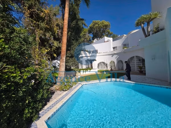 Luxury house for rent in Carthage. 9 rooms. Residence with swimming pool, Air conditioning. 