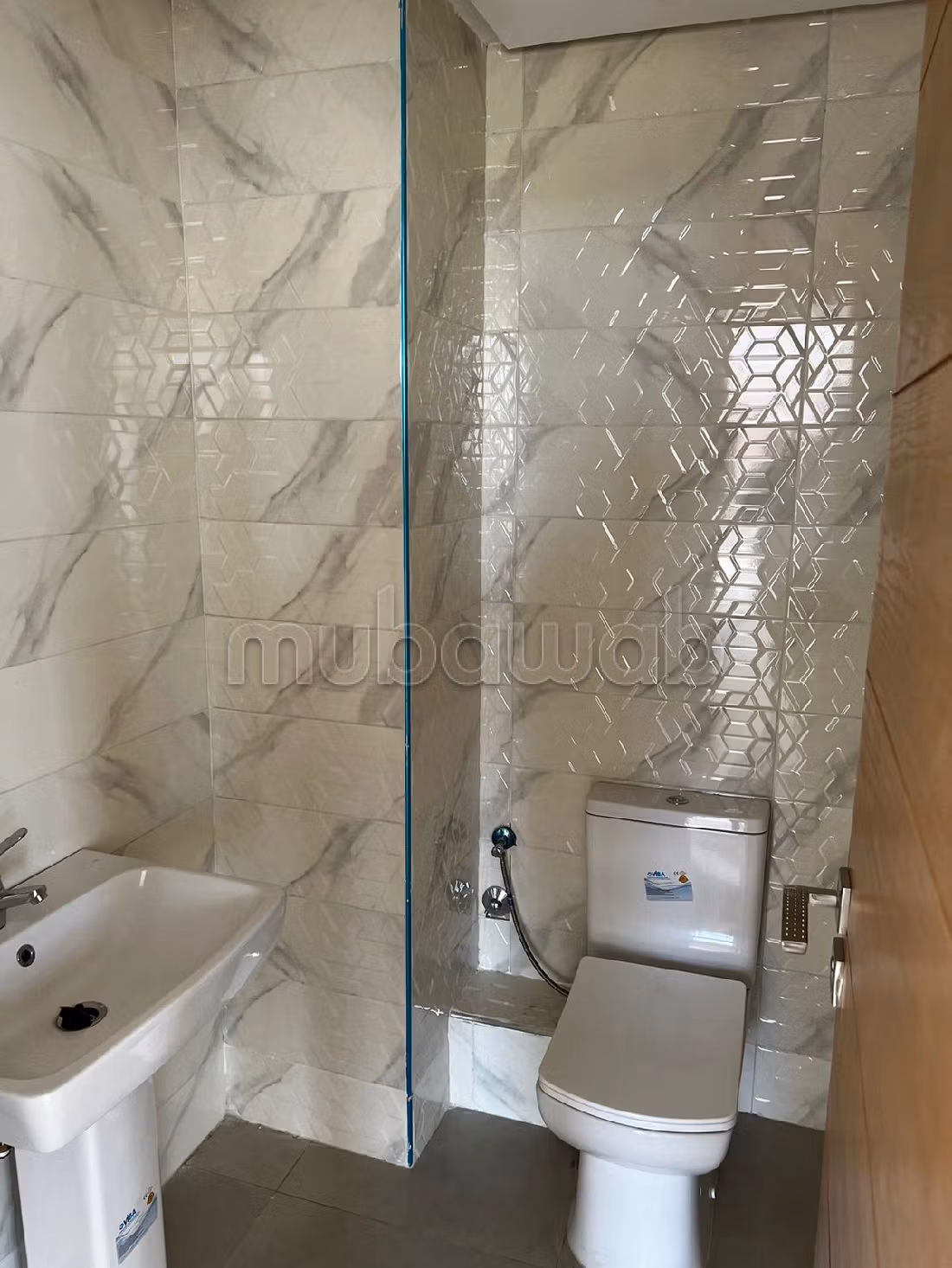 Huren: kantoorruimte in Bouskoura Ville. Totale oppervlakte 67 m². Lift. 