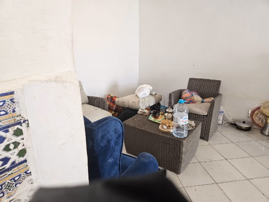 Huurhuizen beschikbaar. Oppervlakte 92 m². Garage en terras. 