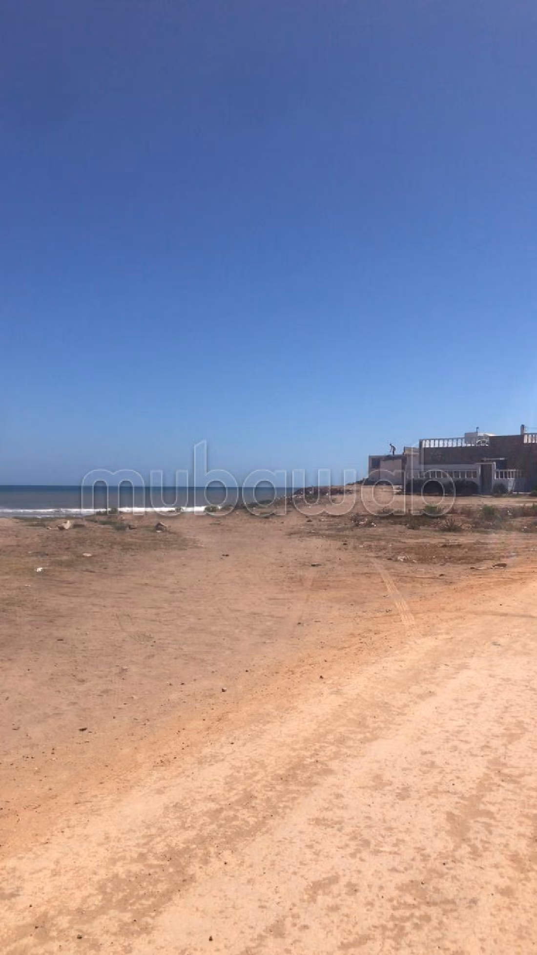 Huurhuizen beschikbaar. Oppervlakte 92 m². Garage en terras. 