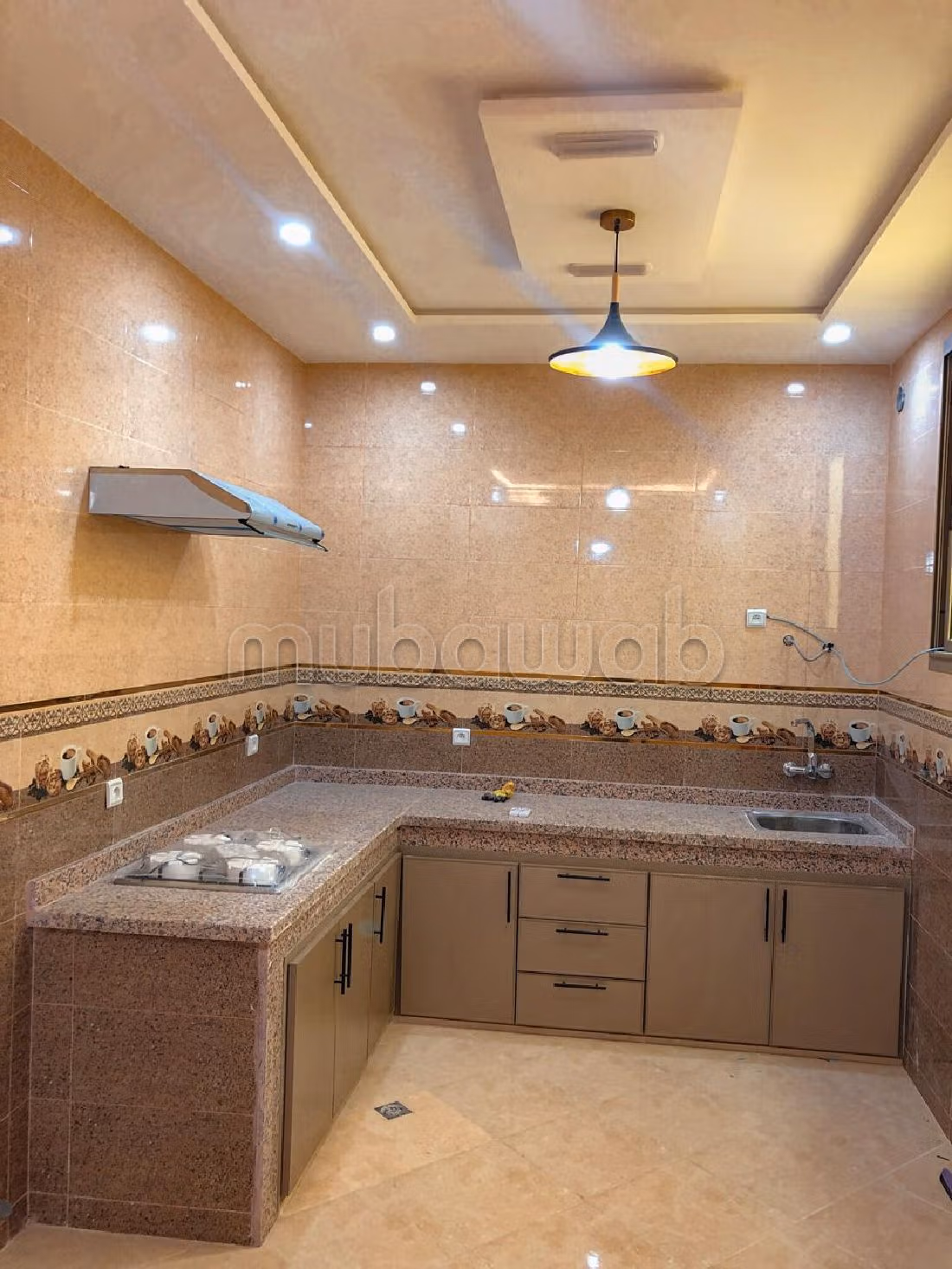 شقة للبيع بتزنيت. المساحة الإجمالية 70 م². مطبخ مجهز جيدا. 