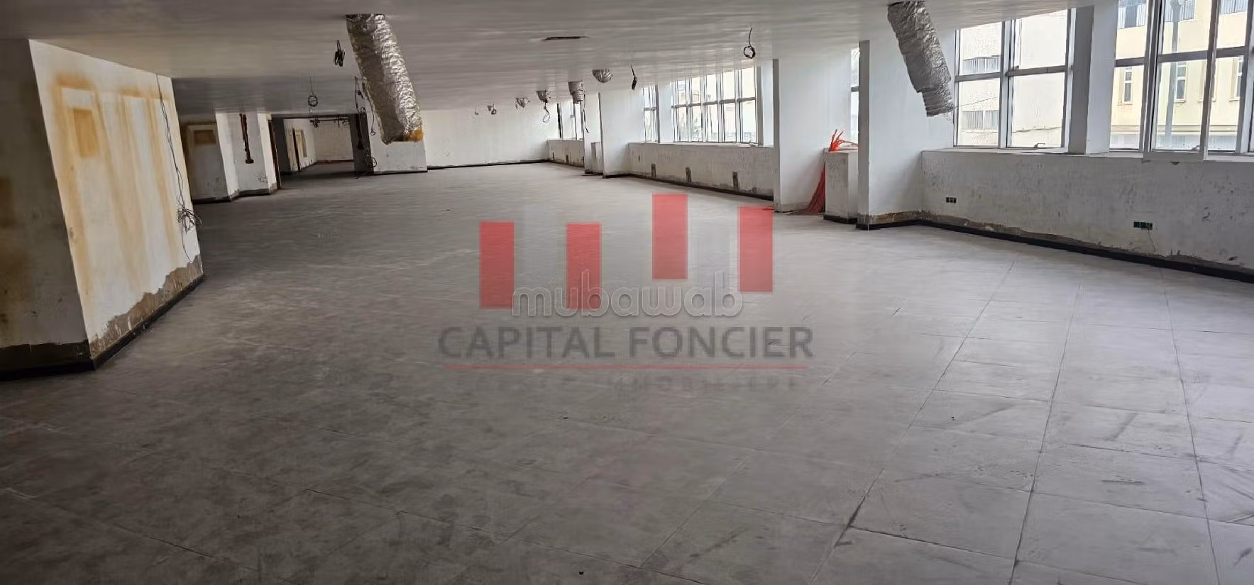 Offices & shops for sale in Aïn Sebaâ. Area 9200 m². 