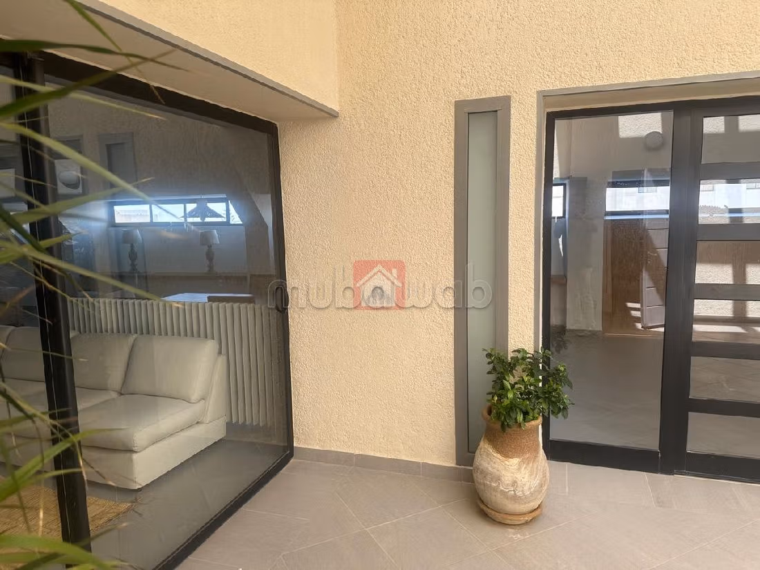 Rent an apartment. Surface area 200 m². Dressing room. 