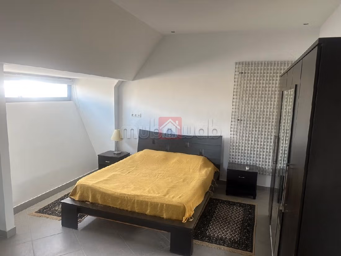 Rent an apartment. Surface area 200 m². Dressing room. 