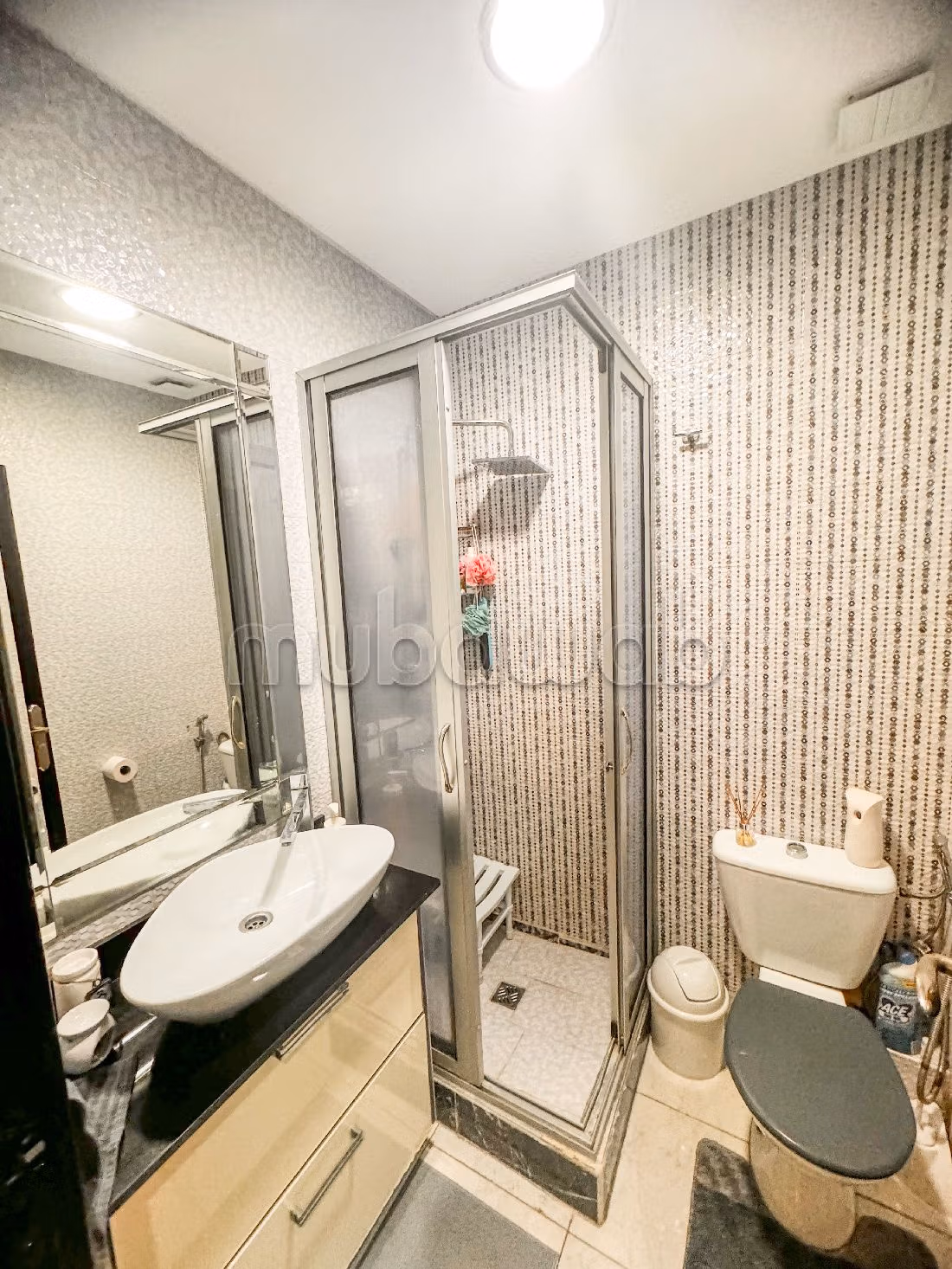 Affitta il tuo appartamento a Roches Noires. 4 locali. Arredato