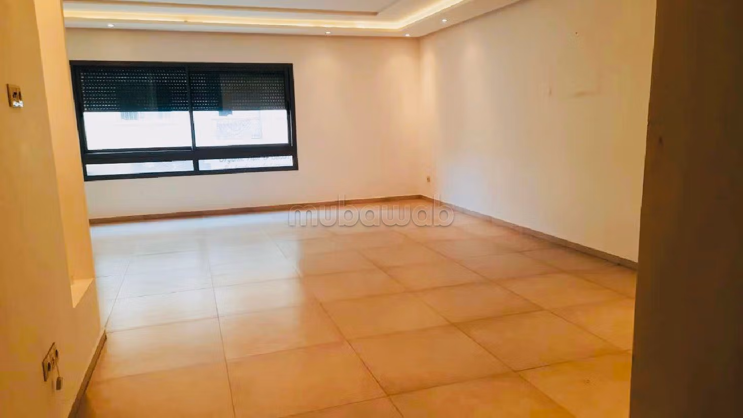 Rent this apartment in Racine. 5 rooms. Well equipped kitchen. 