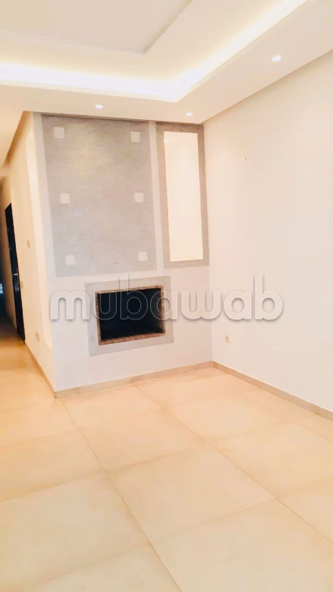 Rent this apartment in Racine. 5 rooms. Well equipped kitchen. 