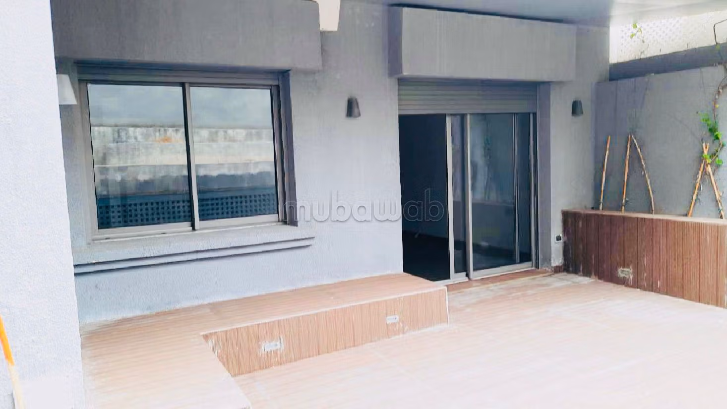 Rent this apartment in Racine. 5 rooms. Well equipped kitchen. 