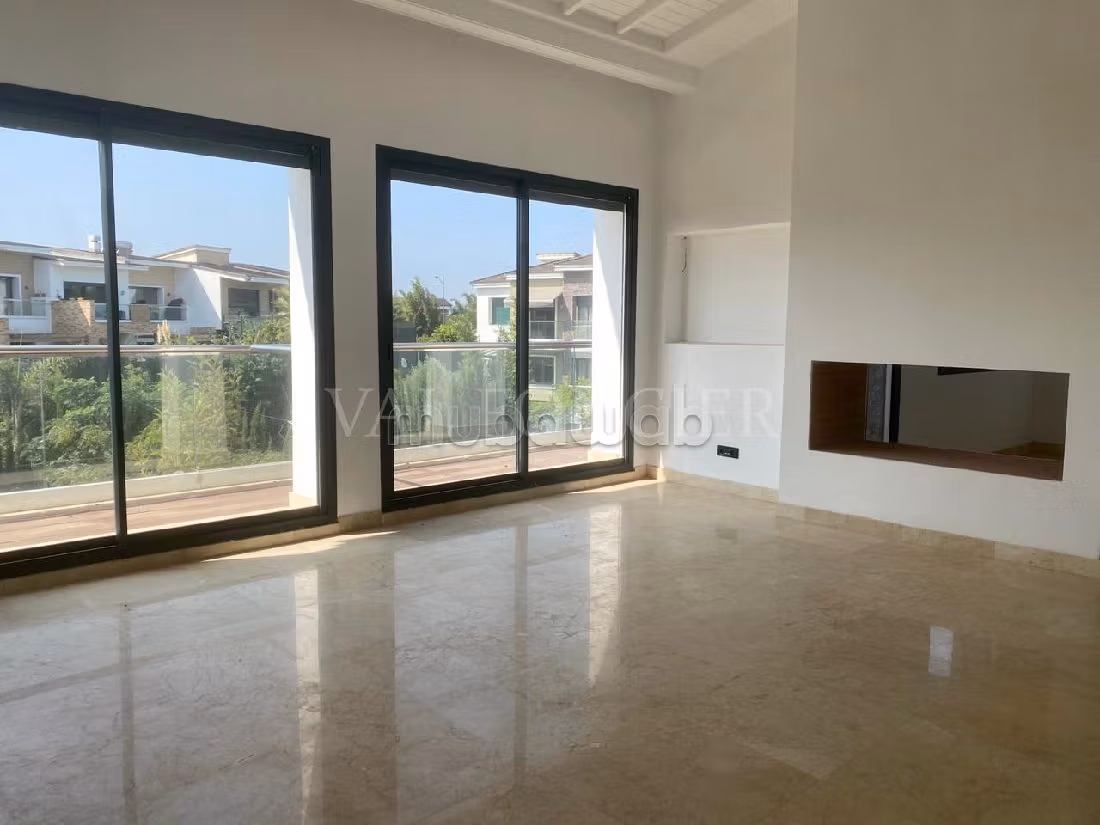 Location duplex 220m2 3chambres avec terrasse et vue dégagée Bouskoura Ville Verte