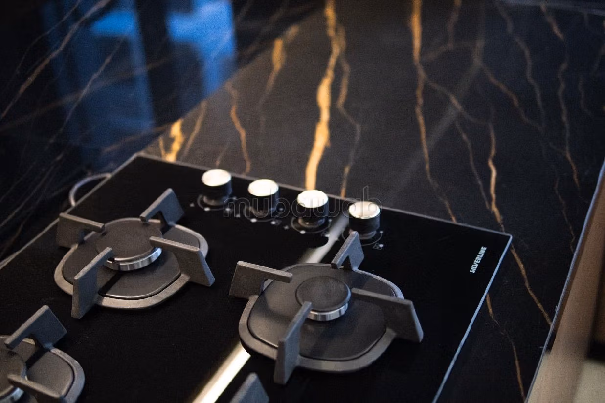 Find an apartment to buy in Quartier Bachkou. Area of 136 m². Swimming pool and air conditioning.